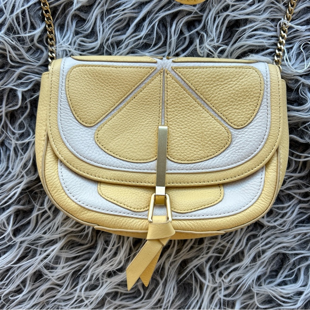 NWOT Designs Vera Bradley Yellow White Leather Flower Lemon Saddlebag Crossbody